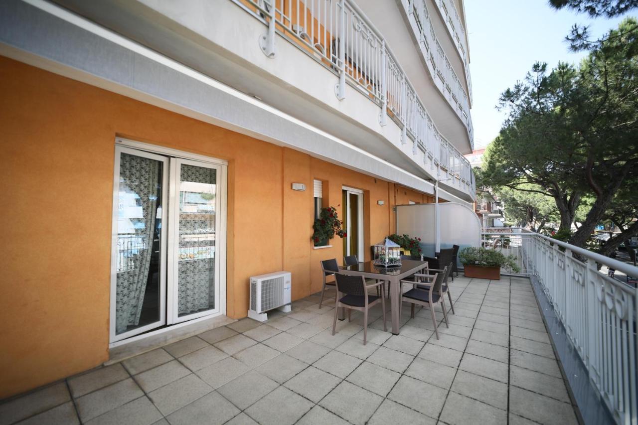 Residence Mariavittoria Lido di Jesolo Exterior photo