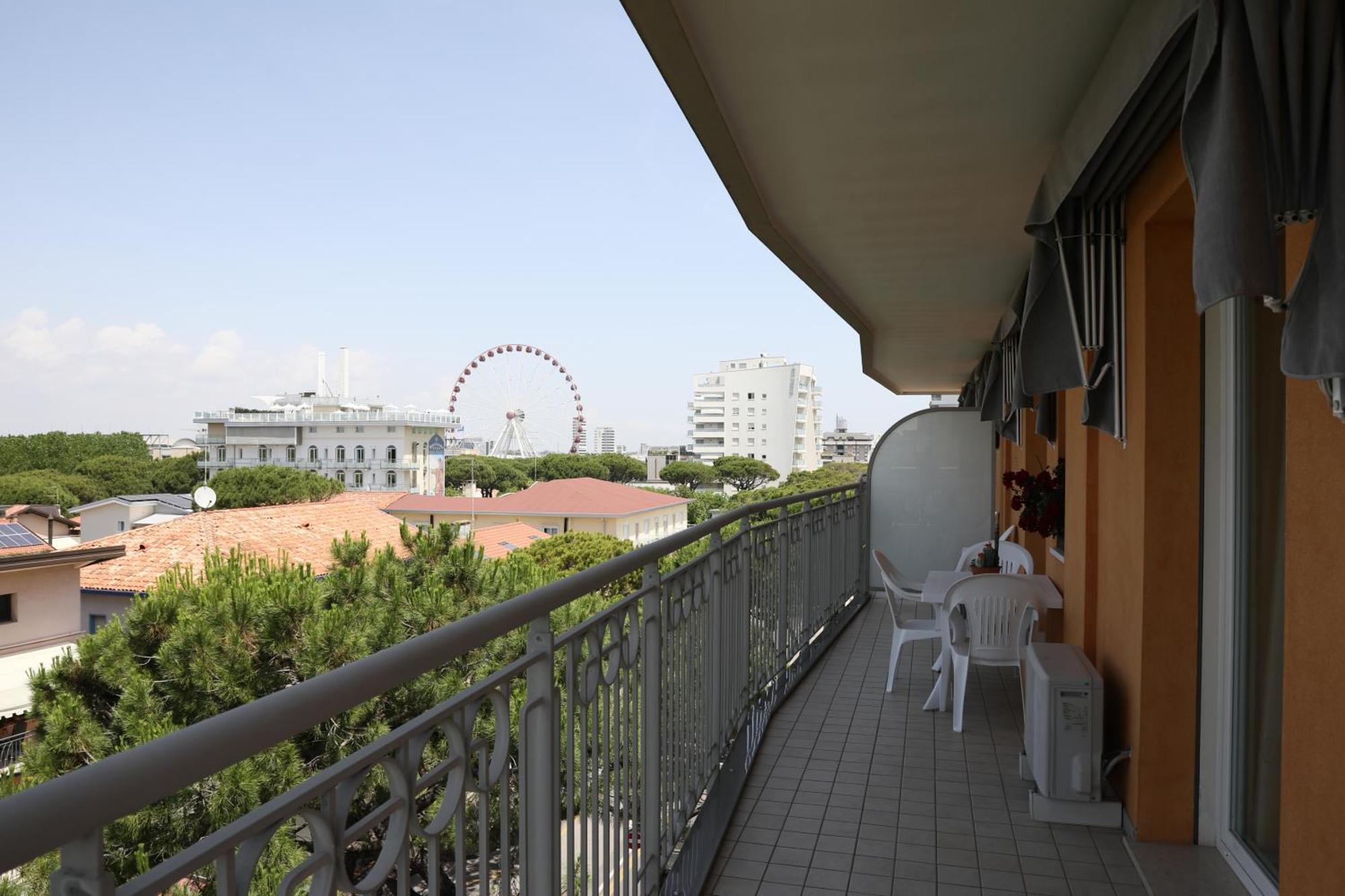Residence Mariavittoria Lido di Jesolo Exterior photo